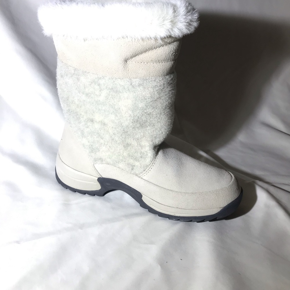 Fuzzy boot - Picture 2 of 3